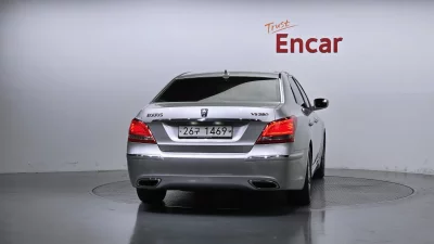 Hyundai Equus