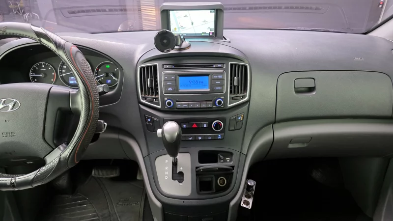 Hyundai Grand Starex