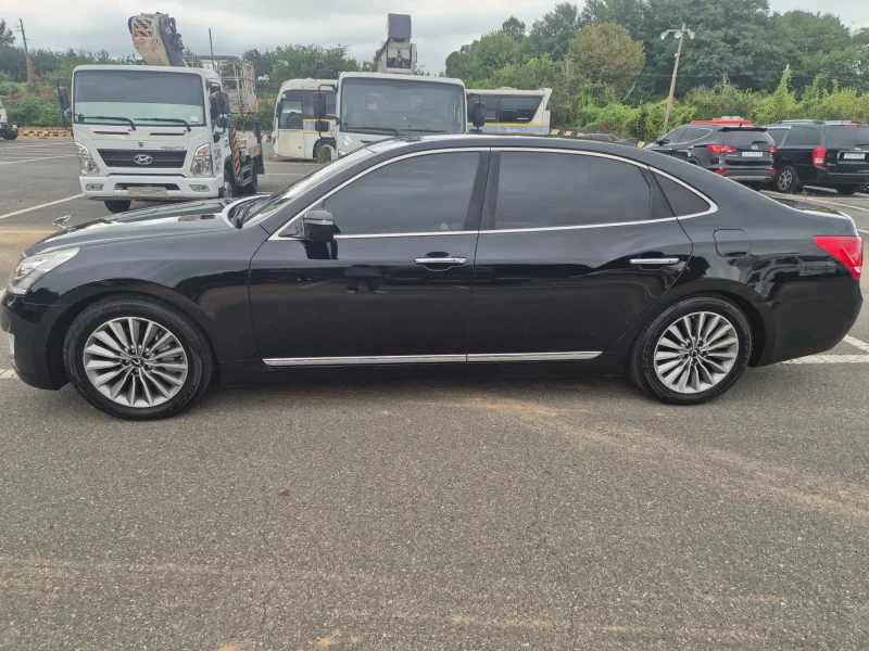 Hyundai Equus