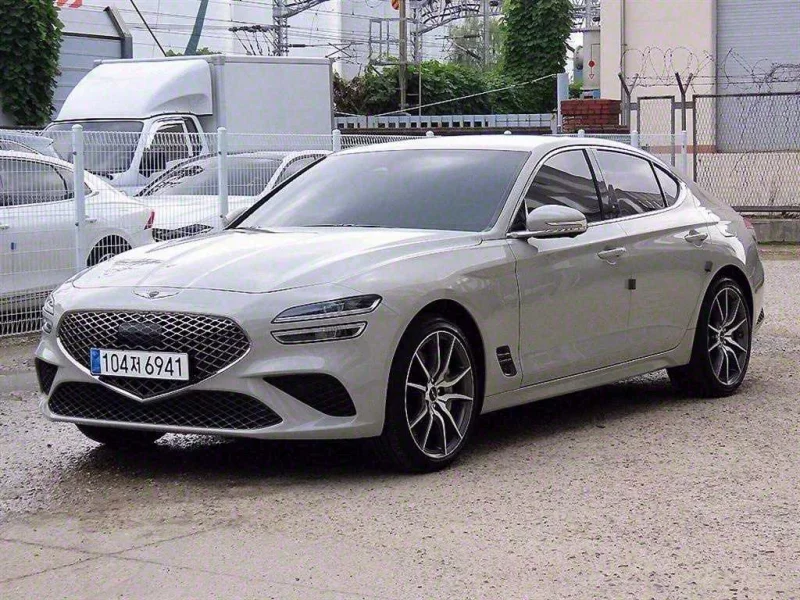 Genesis G70