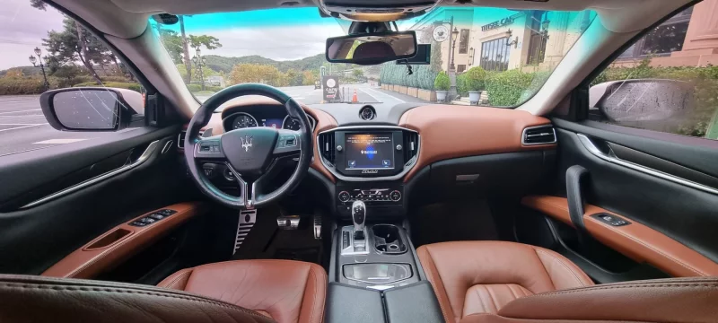 Maserati GHIBLI