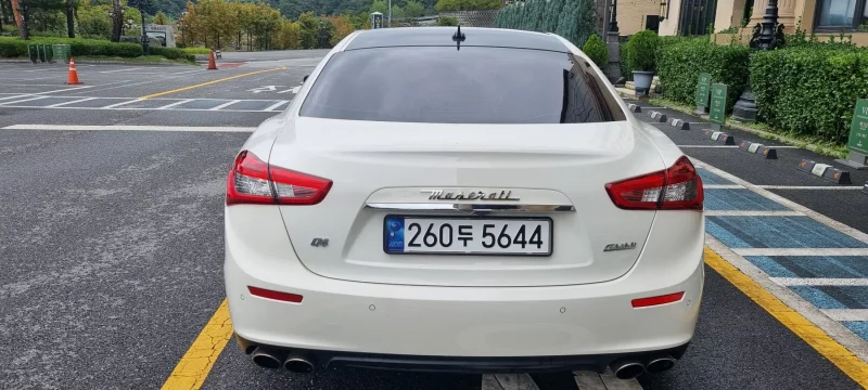 Maserati GHIBLI