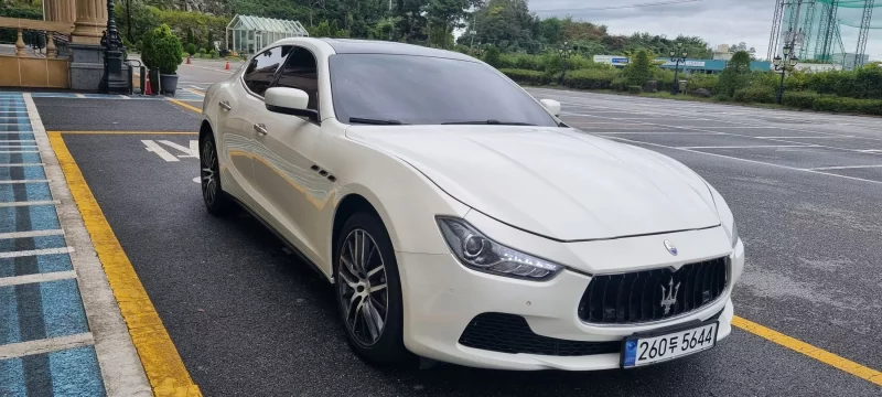 Maserati GHIBLI