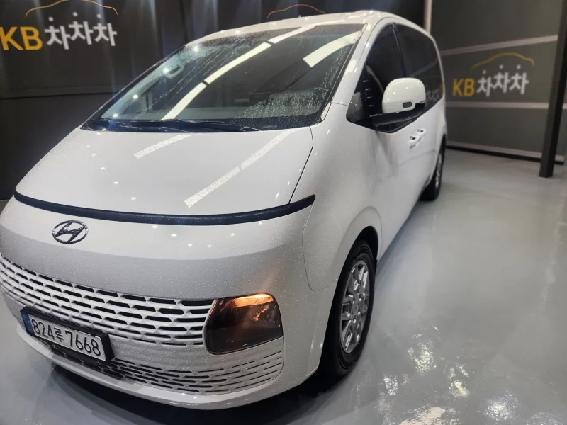 Hyundai Staria