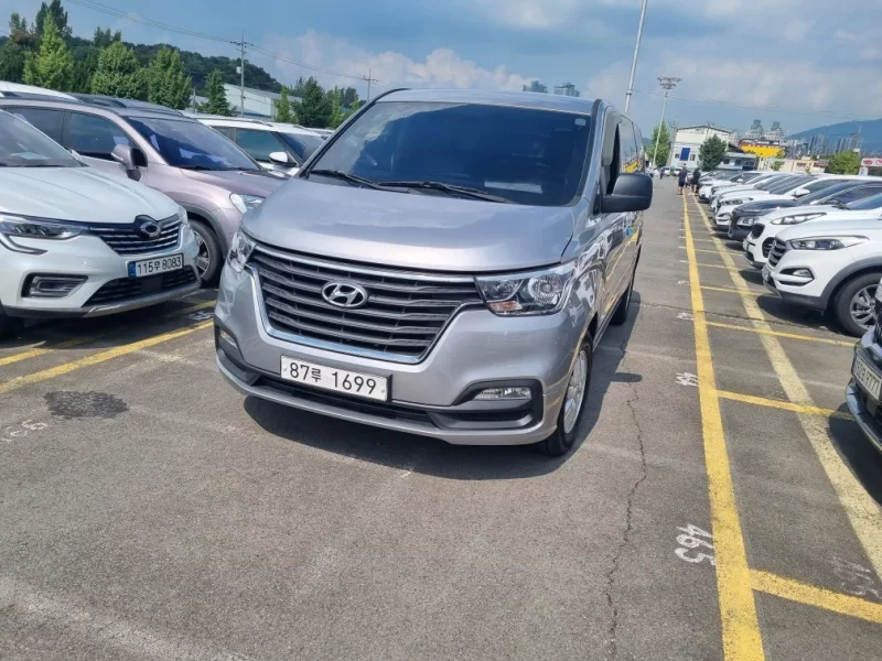 Hyundai Starex