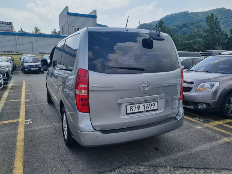 Hyundai Starex