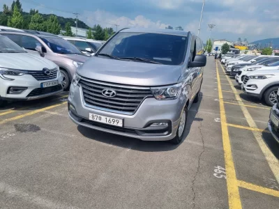 Hyundai Starex