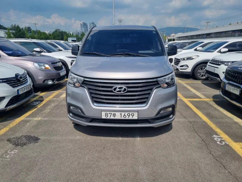 Hyundai Starex