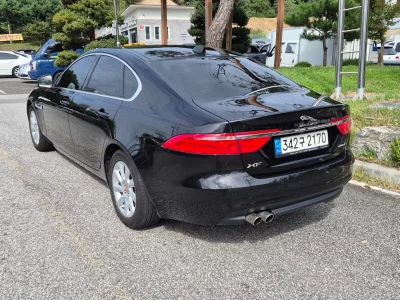 Jaguar XF