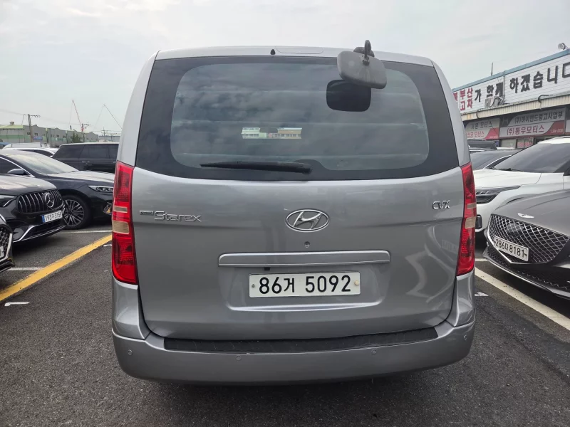 Hyundai Starex