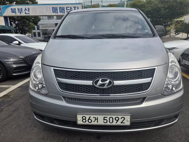 Hyundai Starex