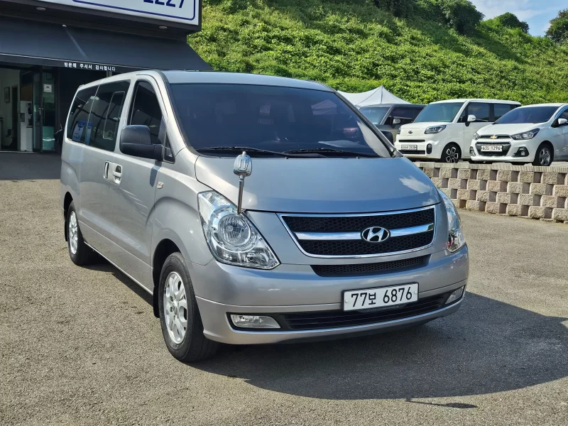 Hyundai Starex