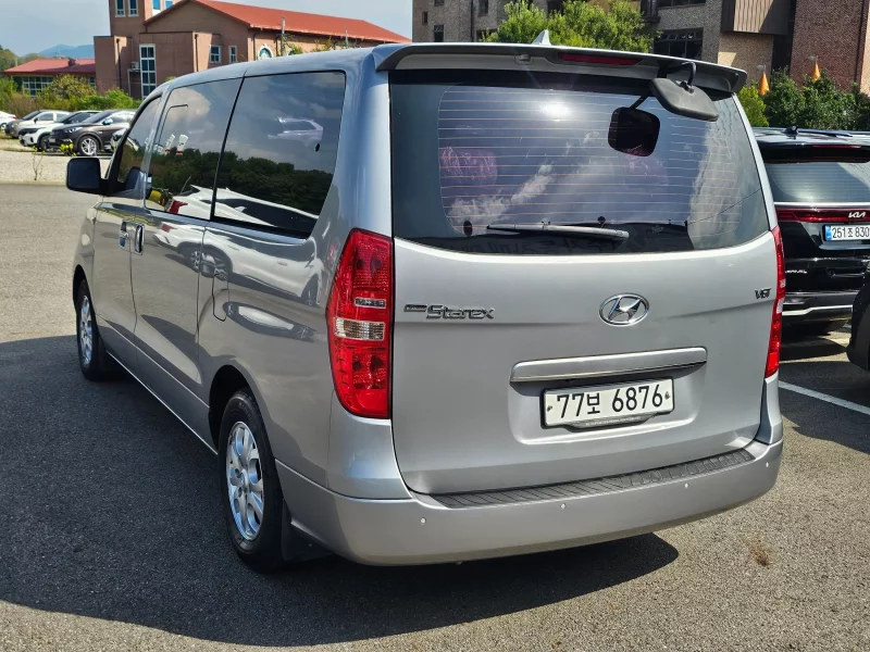 Hyundai Starex