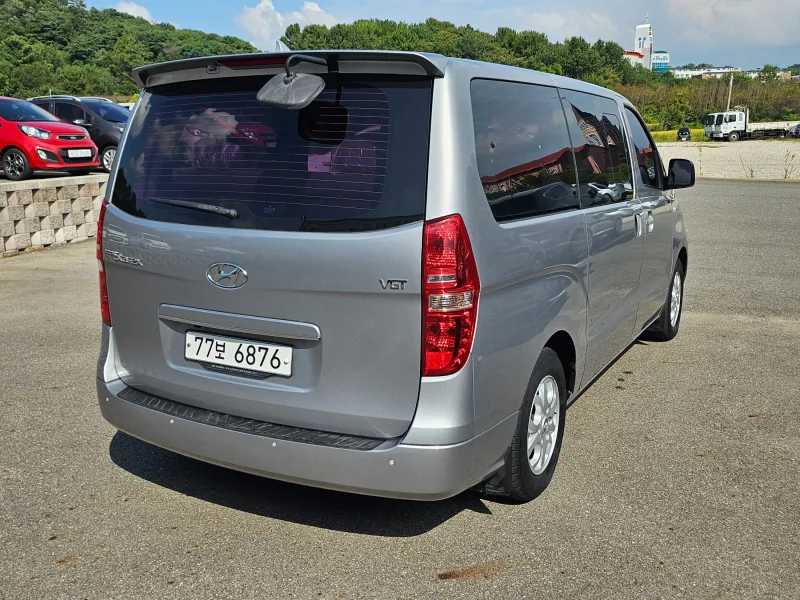 Hyundai Starex