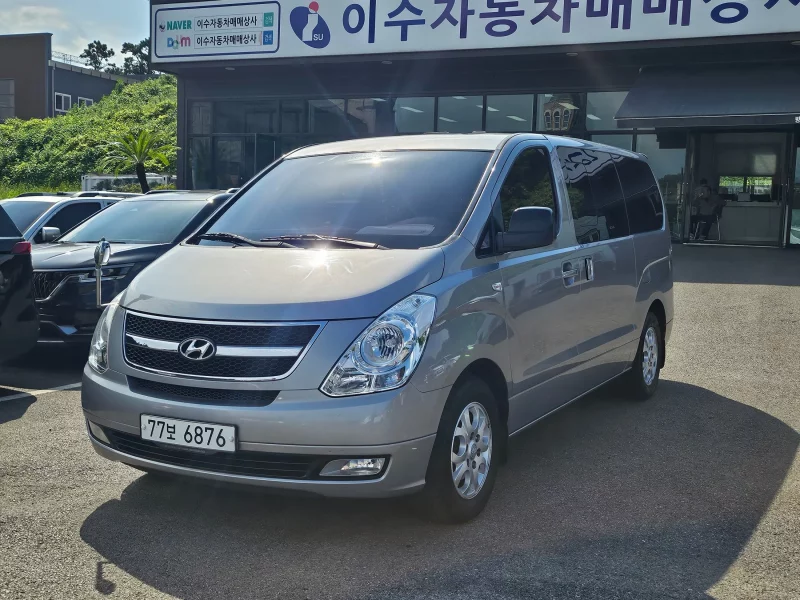 Hyundai Starex