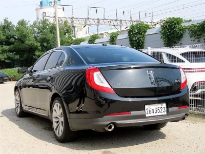 Lincoln MKS