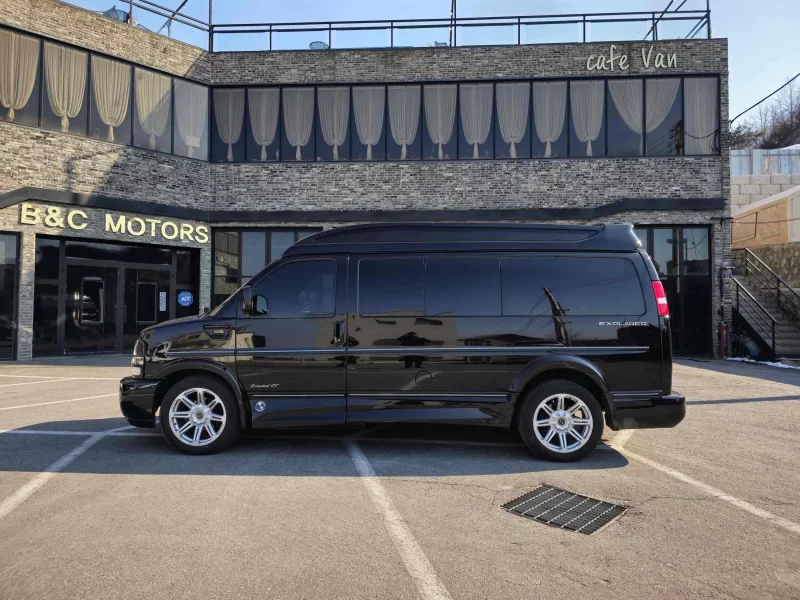 Chevrolet Express Van