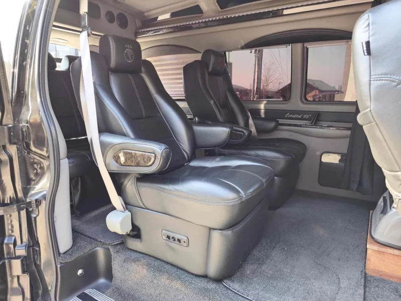 Chevrolet Express Van