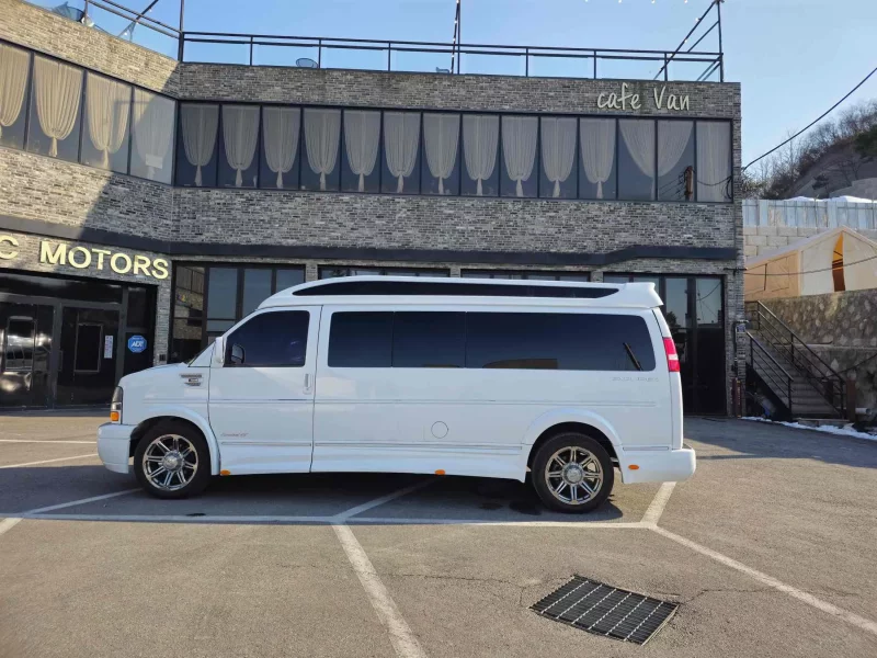 Chevrolet Express Van
