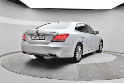 Hyundai Equus