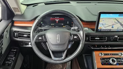 Lincoln AVIATOR