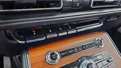 Lincoln AVIATOR