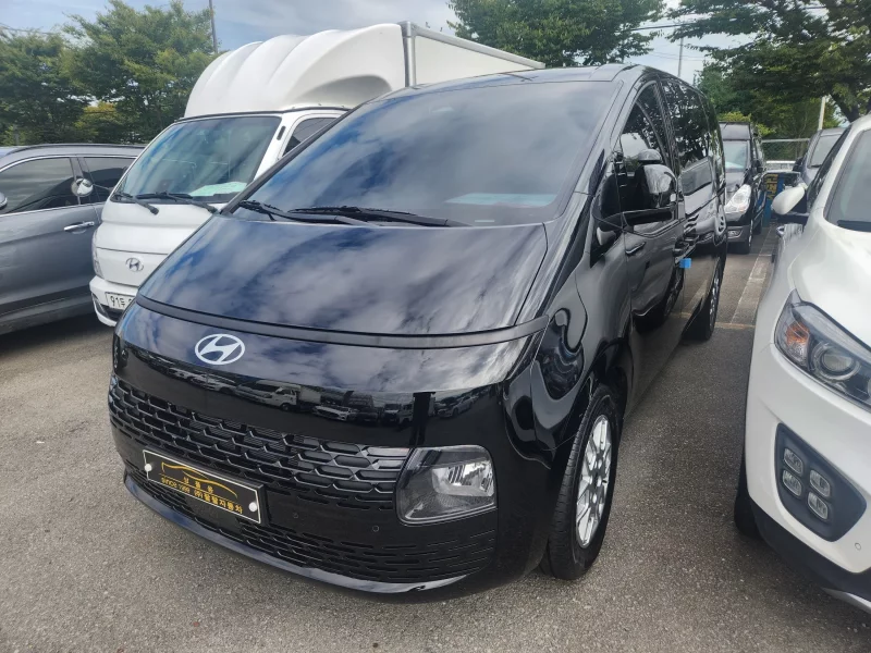Hyundai Staria