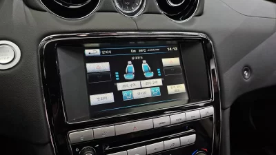 Jaguar XJ