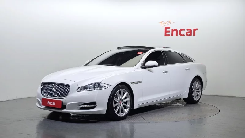 Jaguar XJ