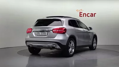 Mercedes-Benz GLA-Class