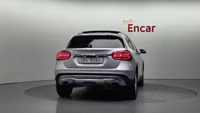 Mercedes-Benz GLA-Class