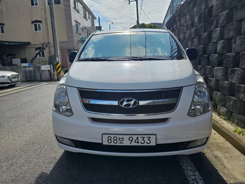 Hyundai Starex