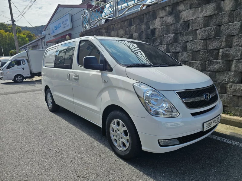 Hyundai Starex