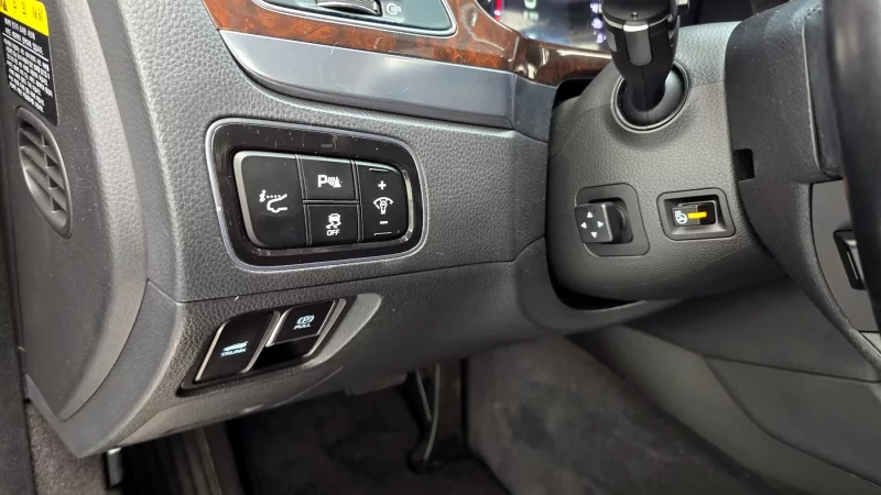 Hyundai Equus