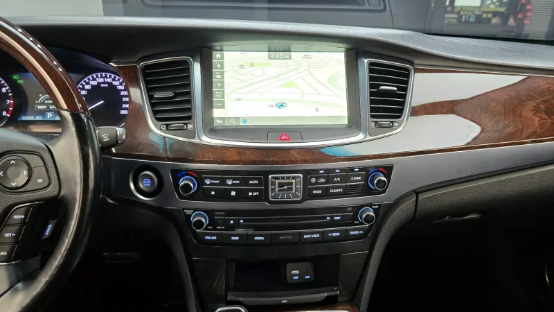 Hyundai Equus