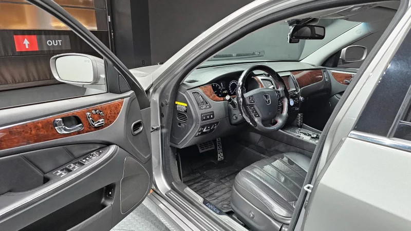 Hyundai Equus