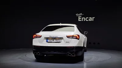 Maserati GHIBLI