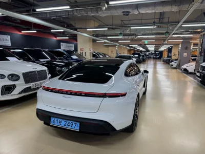 Porsche TAYCAN