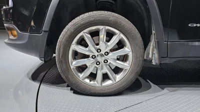 Jeep CHEROKEE