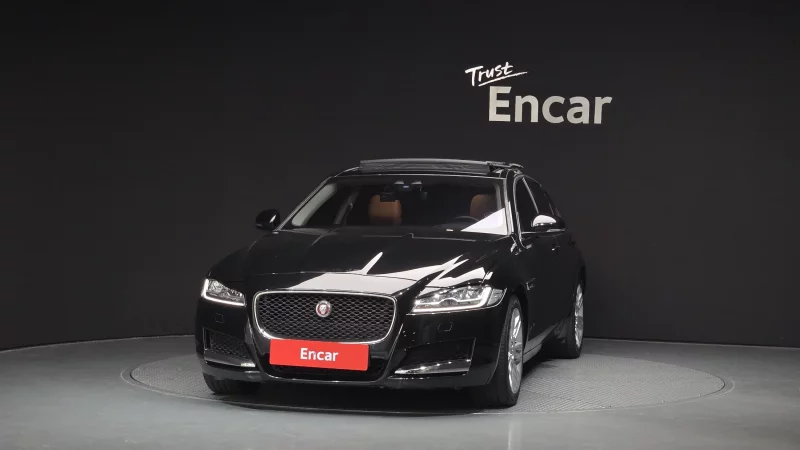 Jaguar XF