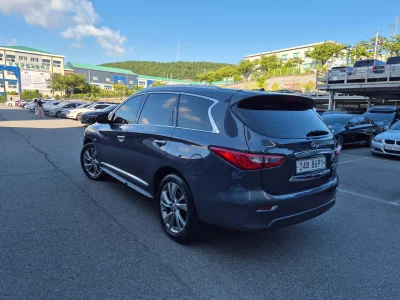 Infiniti JX