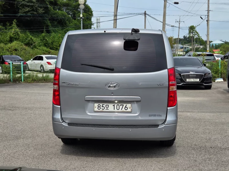 Hyundai Starex