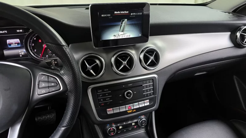 Mercedes-Benz GLA-Class