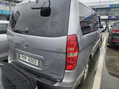 Hyundai Starex