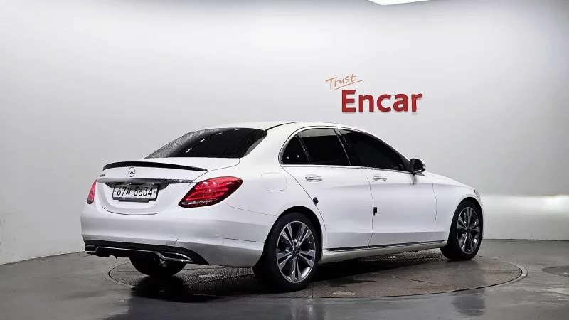 Mercedes-Benz C-Class