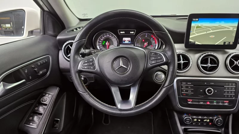 Mercedes-Benz GLA-Class