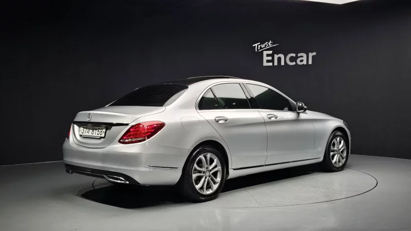 Mercedes-Benz C-Class