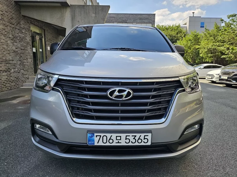 Hyundai Starex