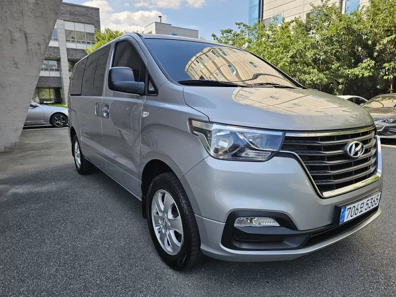 Hyundai Starex