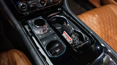 Jaguar XJ